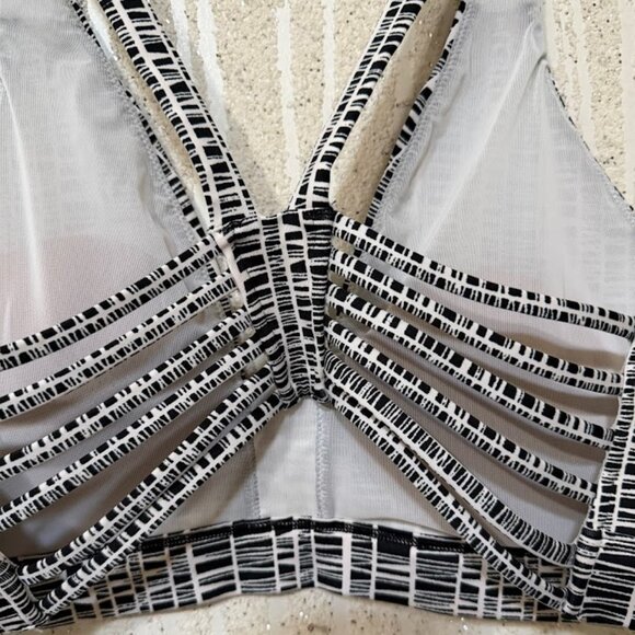 Victoria’s Secret VSX Sport Black White Strappy Back Sports Bra L - Picture 5 of 7